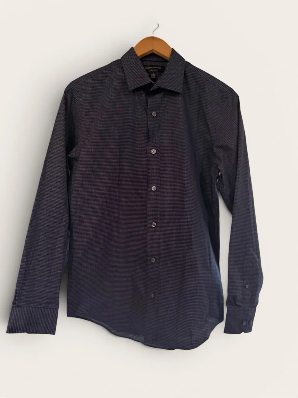 Banana Republic non-iron Navy plaid button up Dress Shirt